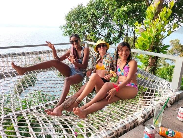Lucky Sun Saracen Bay Hostel Koh Rong Sanloem Buitenkant foto