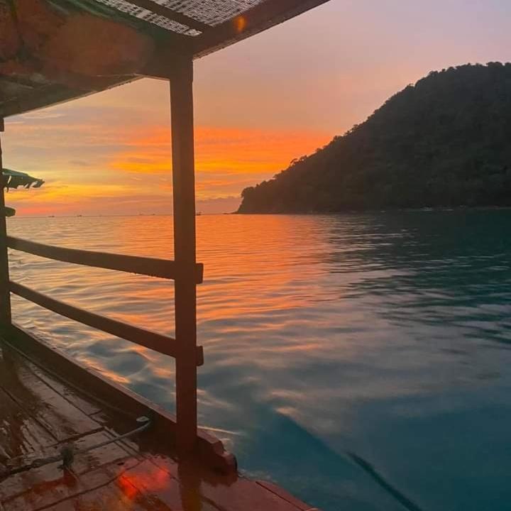 Lucky Sun Saracen Bay Hostel Koh Rong Sanloem Buitenkant foto