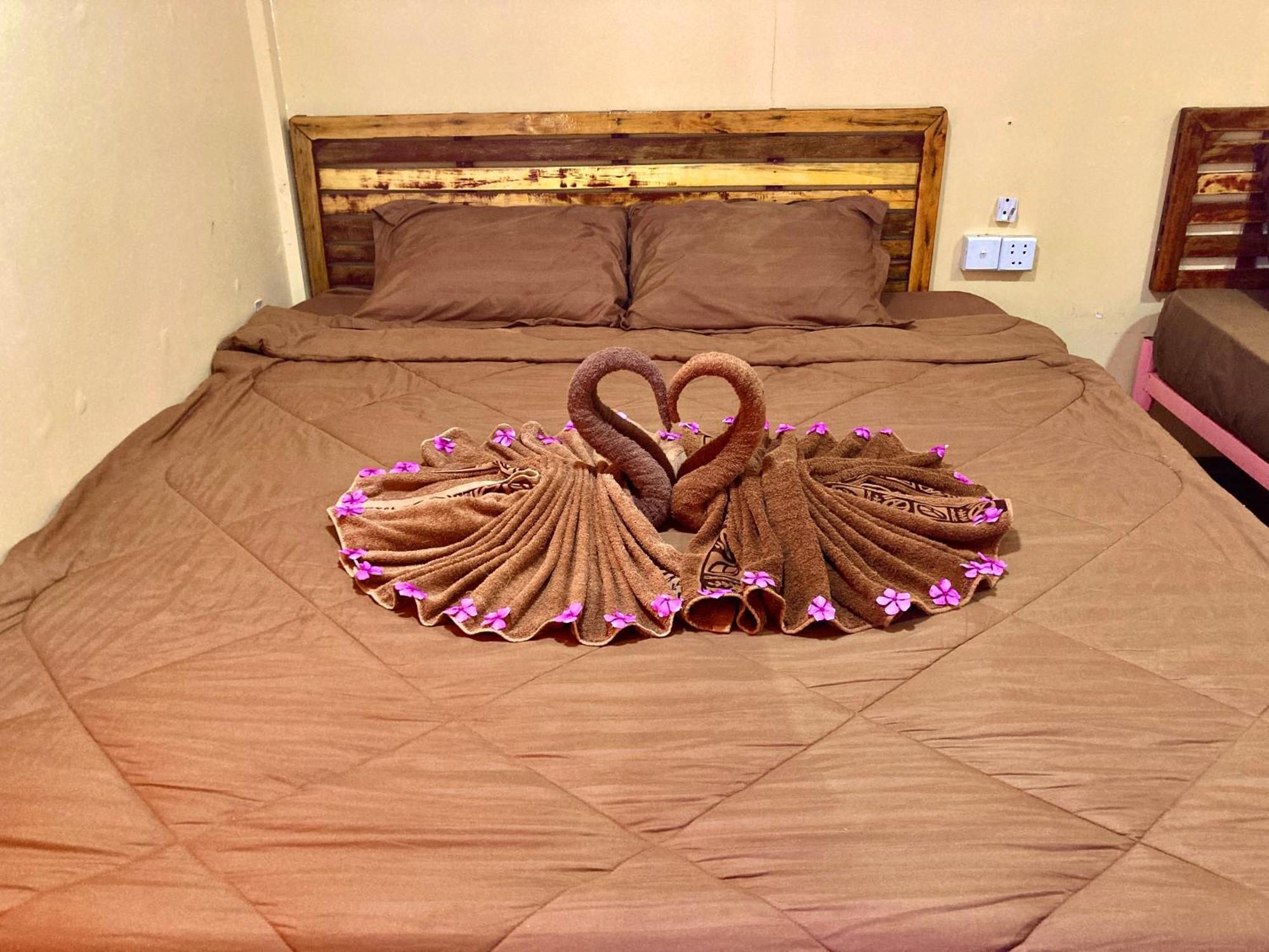 Lucky Sun Saracen Bay Hostel Koh Rong Sanloem Kamer foto